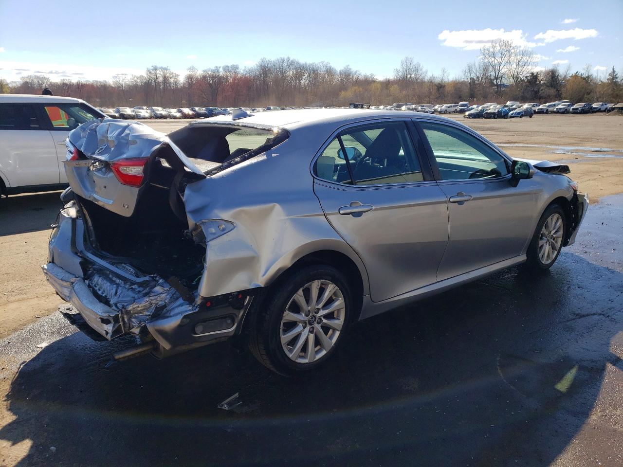 2019 TOYOTA CAMRY LE photo 7