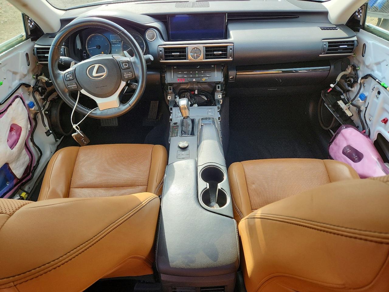2017 LEXUS IS photo 15