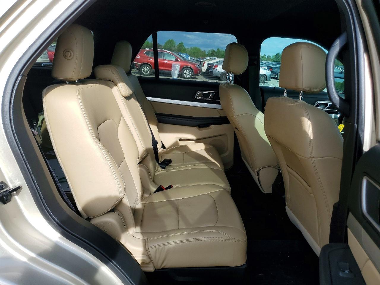 2017 FORD EXPLORER XLT photo 31