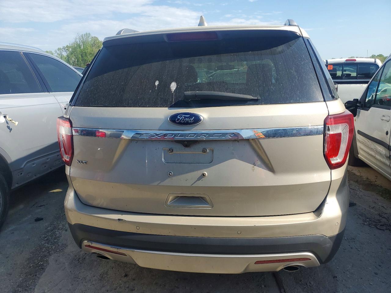 2017 FORD EXPLORER XLT photo 16
