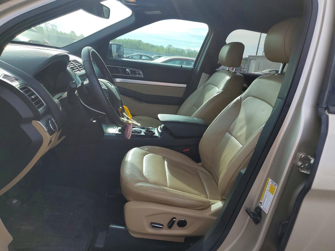 2017 FORD EXPLORER XLT photo 19