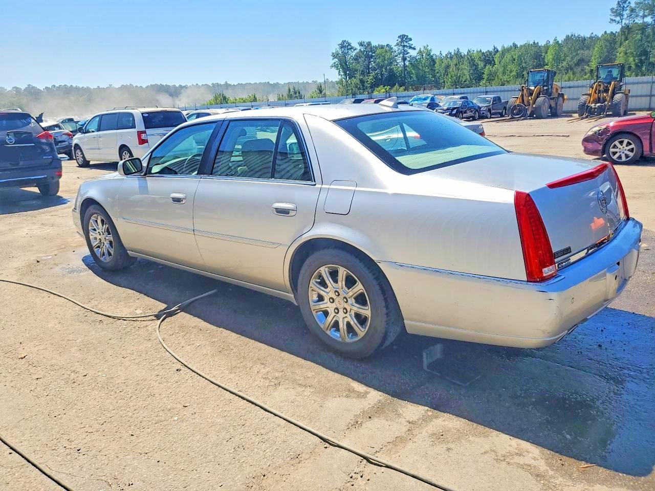 2009 CADILLAC DTS photo 4