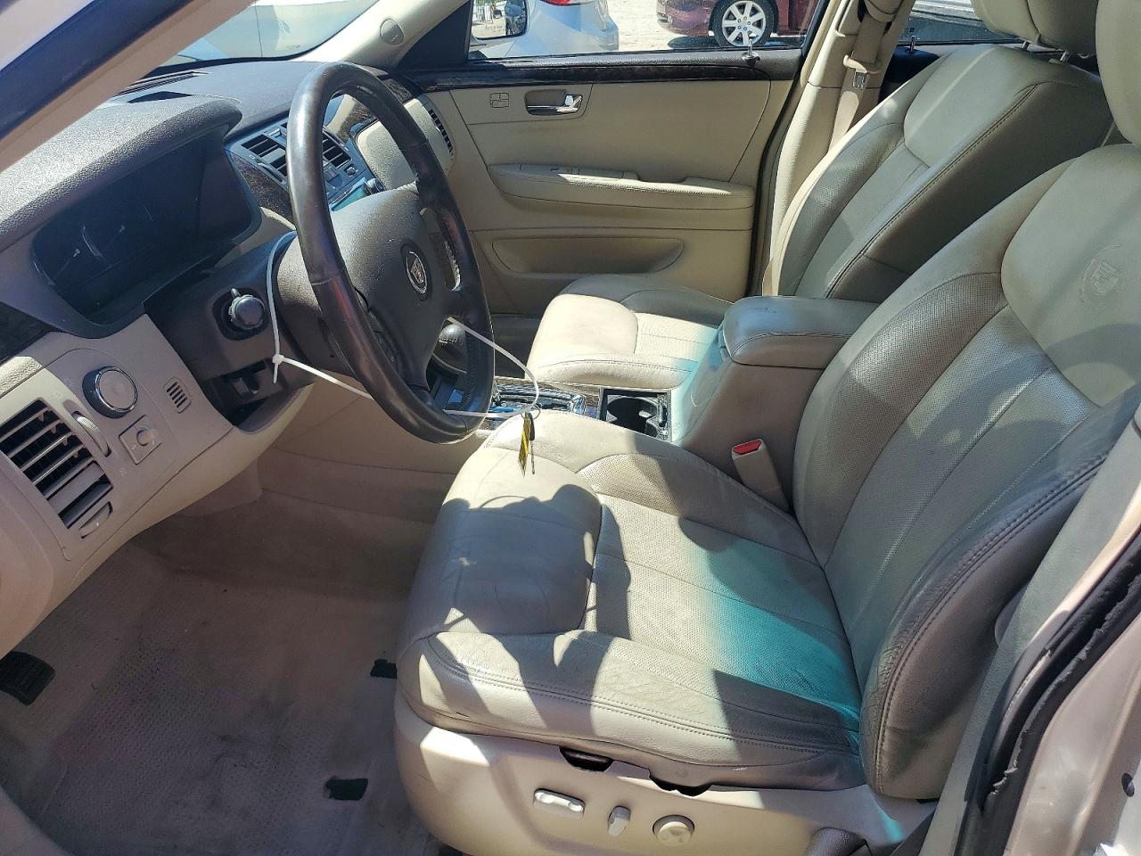 2009 CADILLAC DTS photo 19