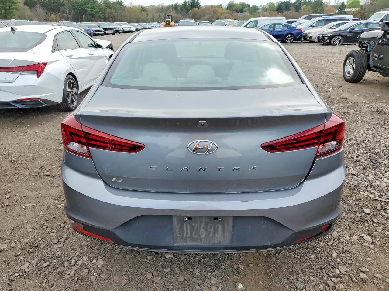 2019 HYUNDAI ELANTRA SE photo 11