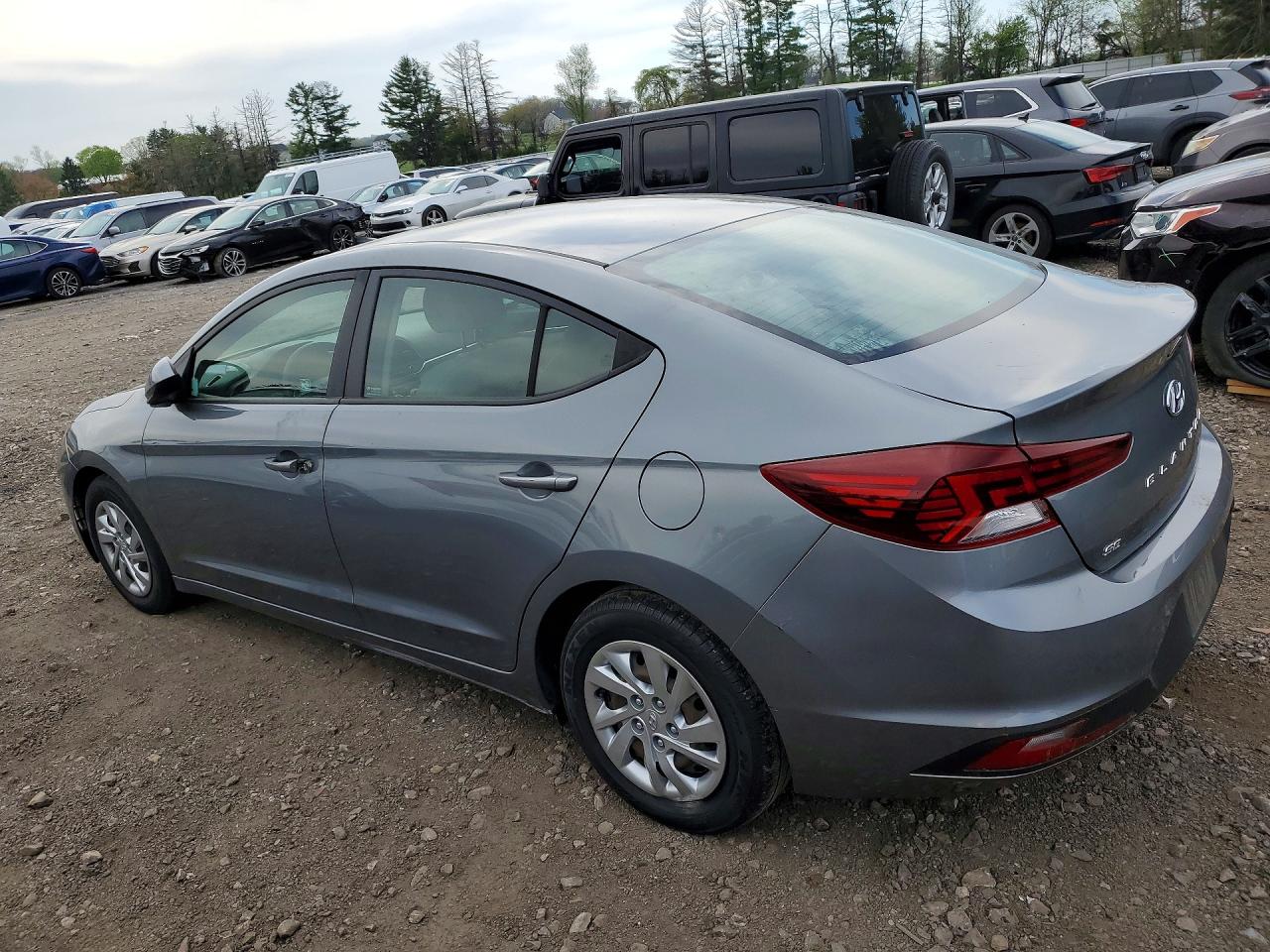 2019 HYUNDAI ELANTRA SE photo 3