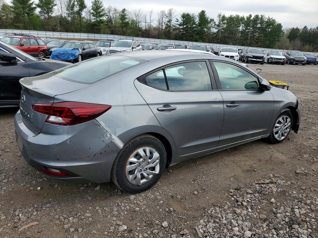 2019 HYUNDAI ELANTRA SE photo 5