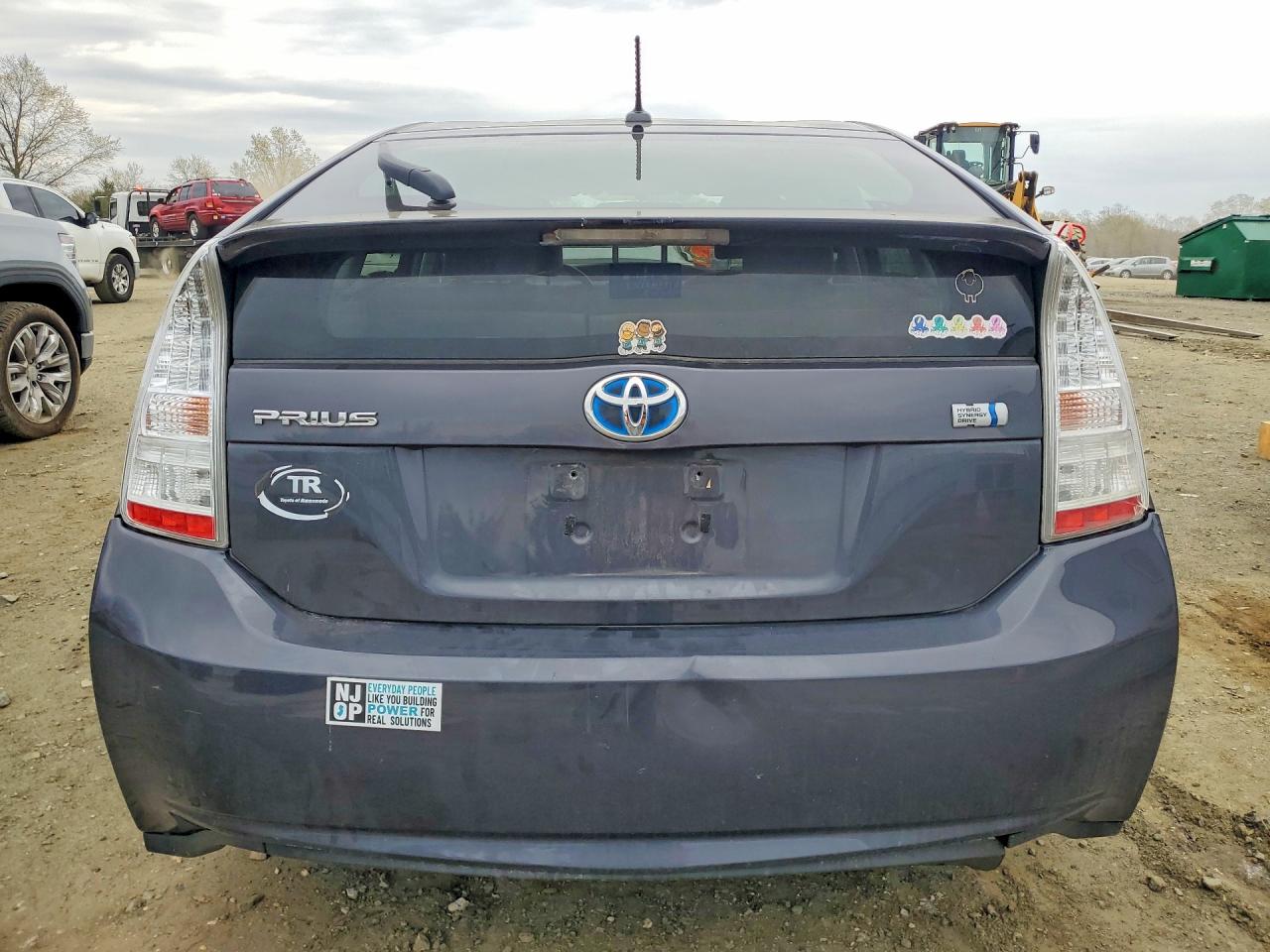 2011 TOYOTA PRIUS THREE photo 11