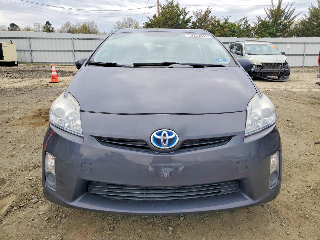 2011 TOYOTA PRIUS THREE photo 9