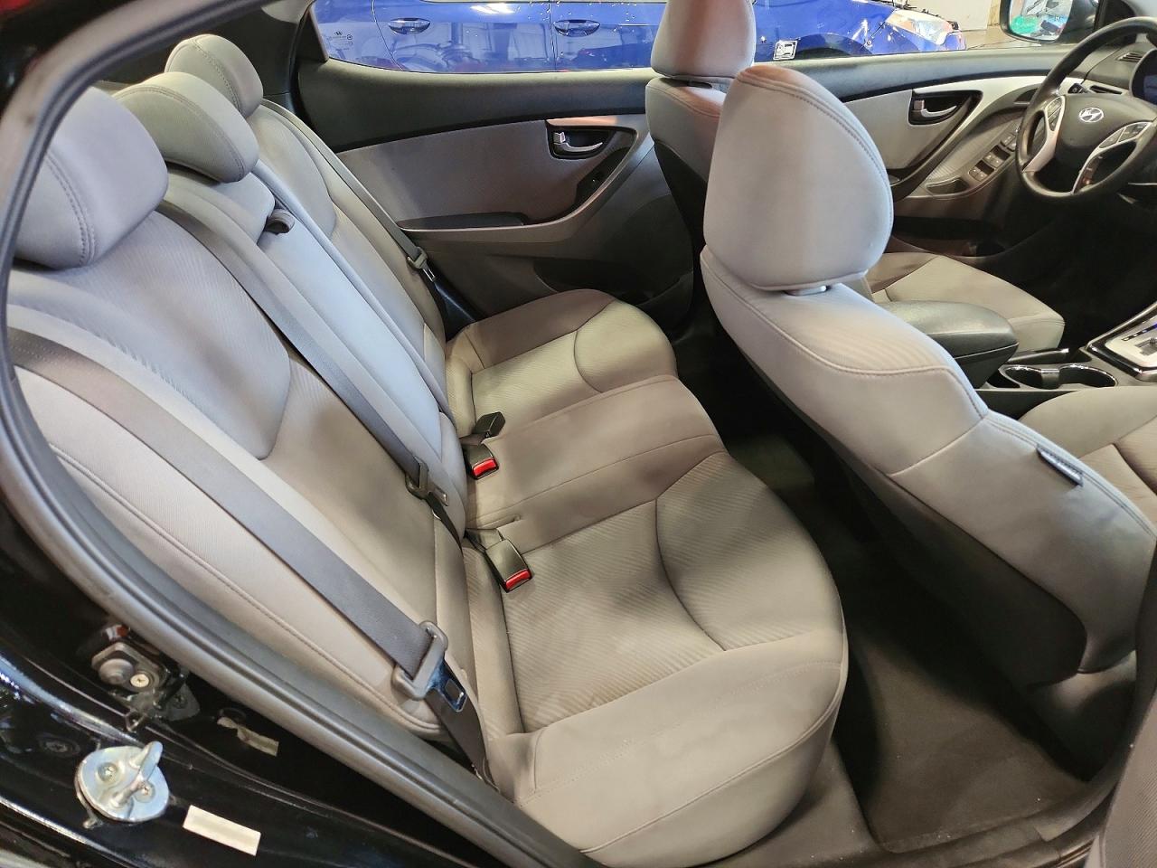 2012 HYUNDAI ELANTRA GLS photo 19