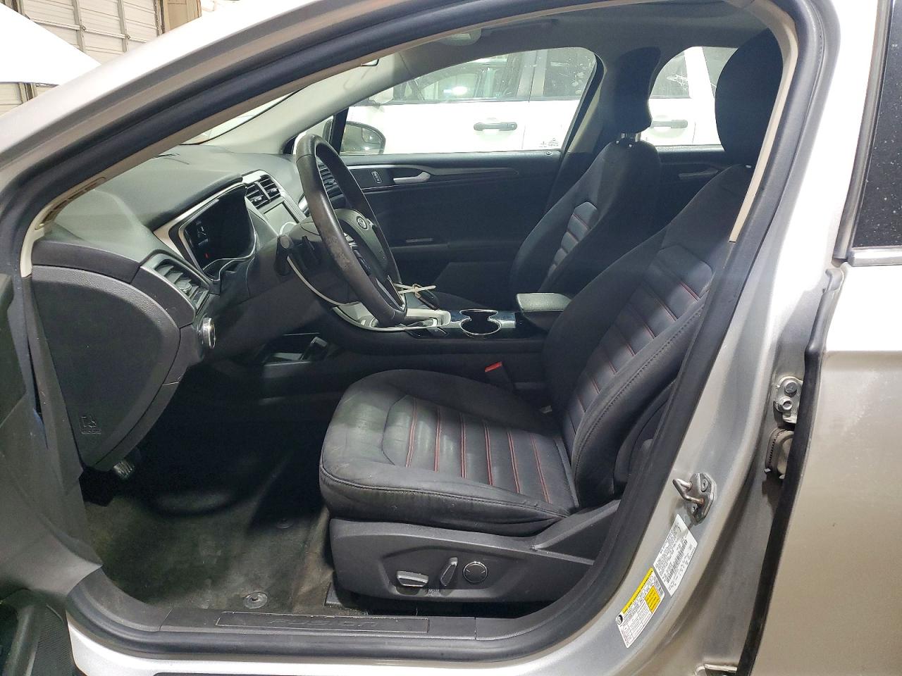 2016 FORD FUSION SE photo 19