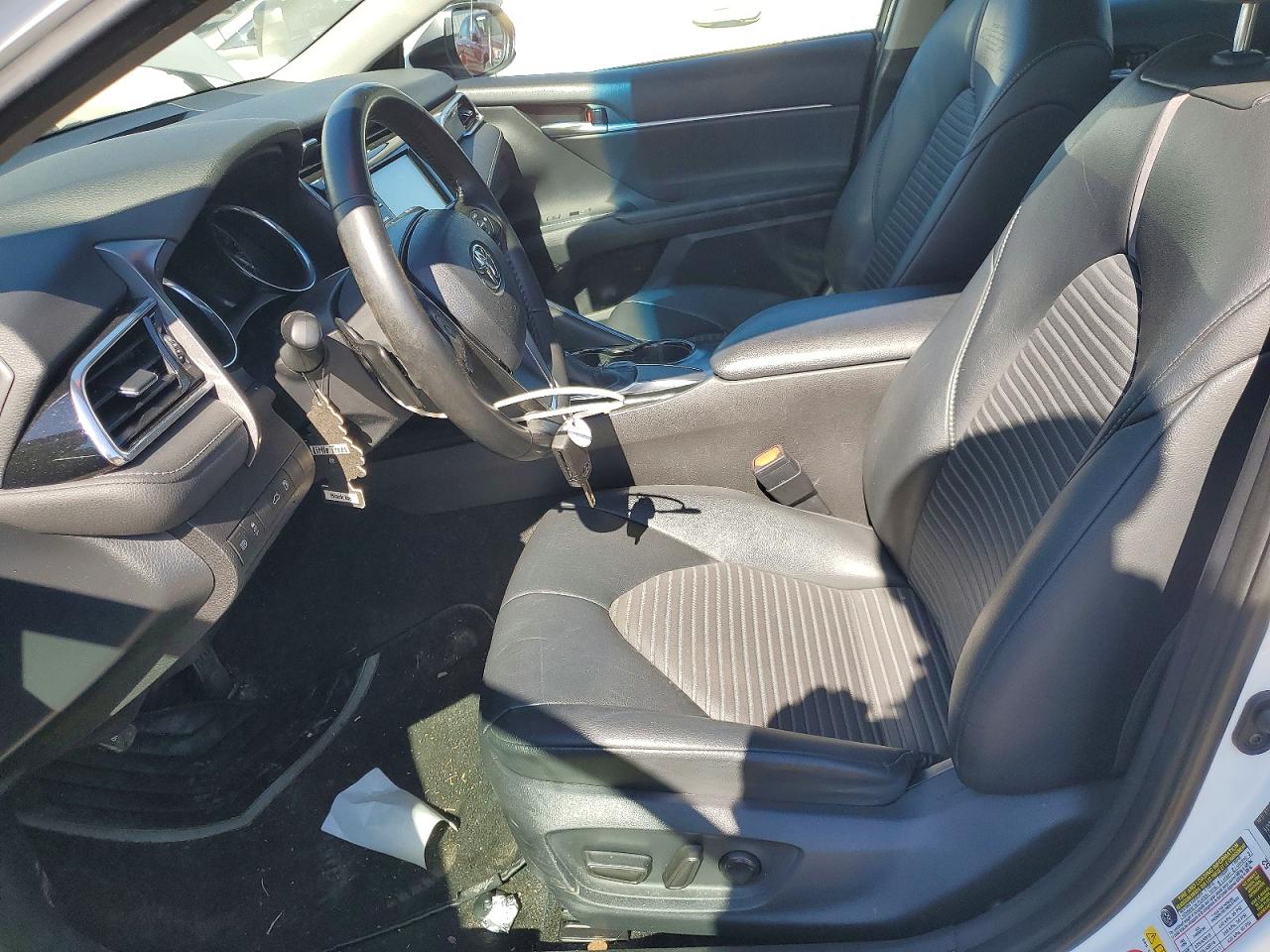 2018 TOYOTA CAMRY SE photo 13