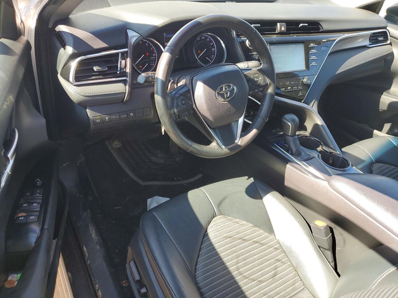 2018 TOYOTA CAMRY SE photo 15