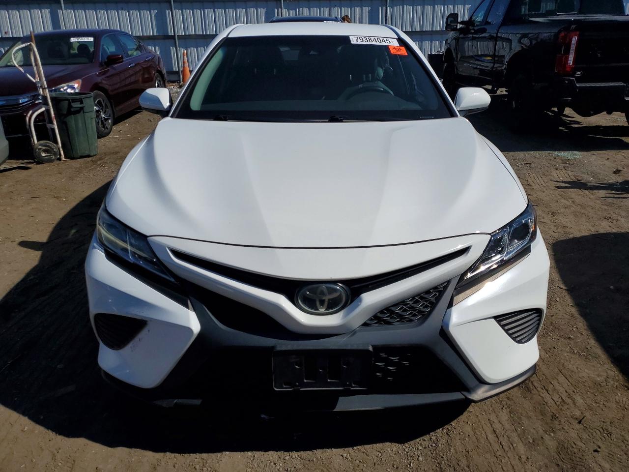 2018 TOYOTA CAMRY SE photo 9