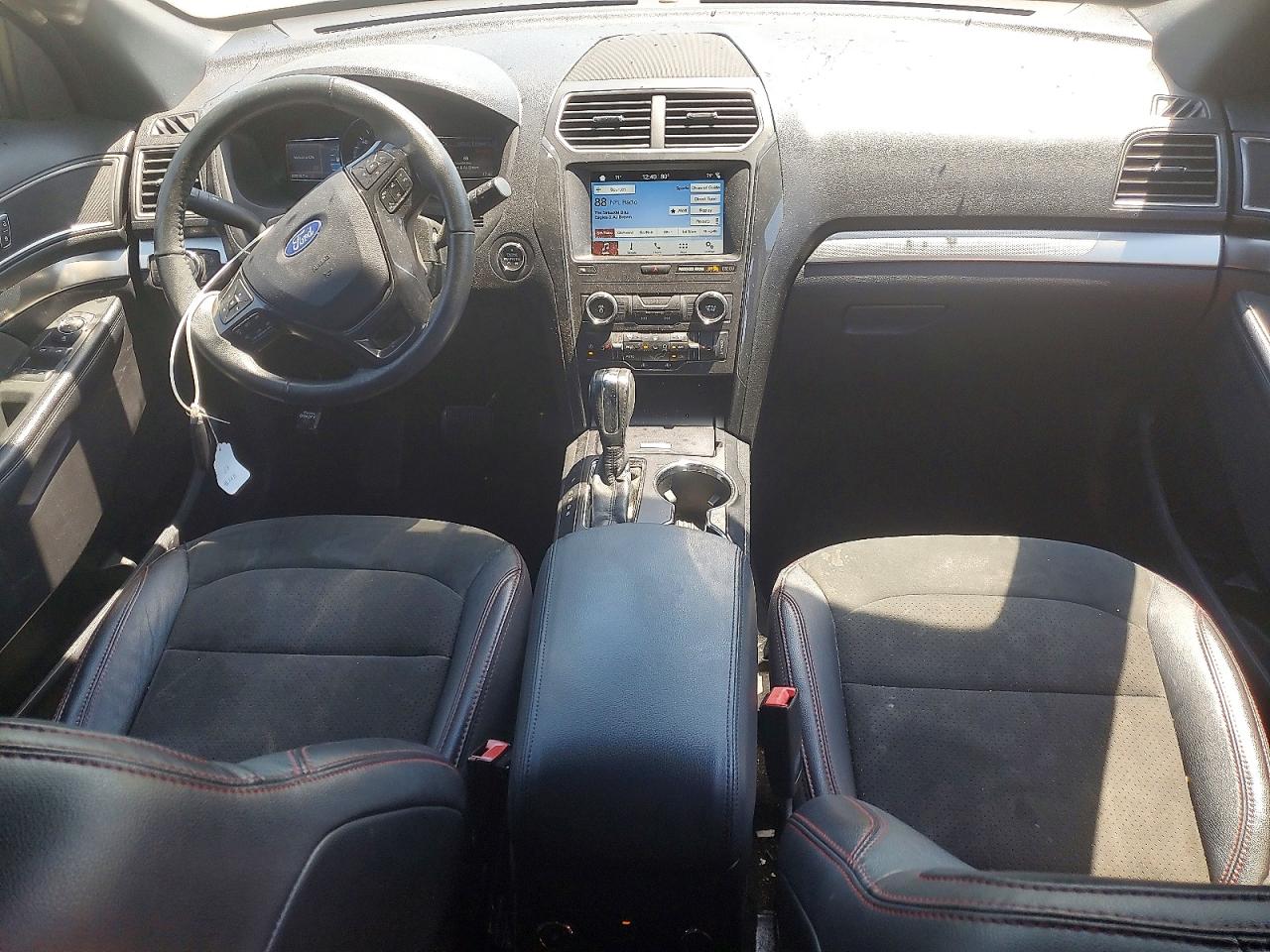 2018 FORD EXPLORER XLT photo 8