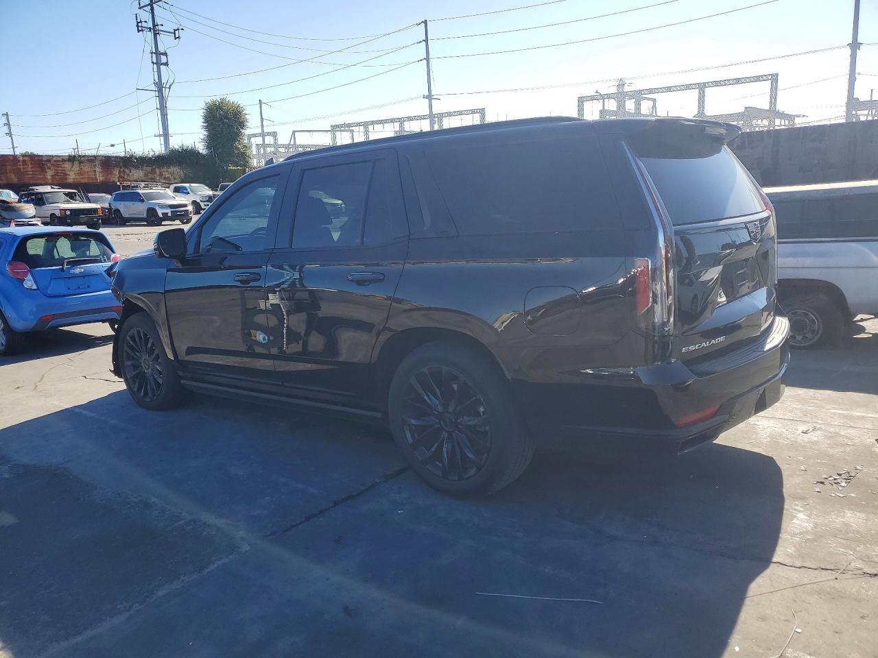 2023 CADILLAC ESCALADE PREMIUM LUXURY photo 3
