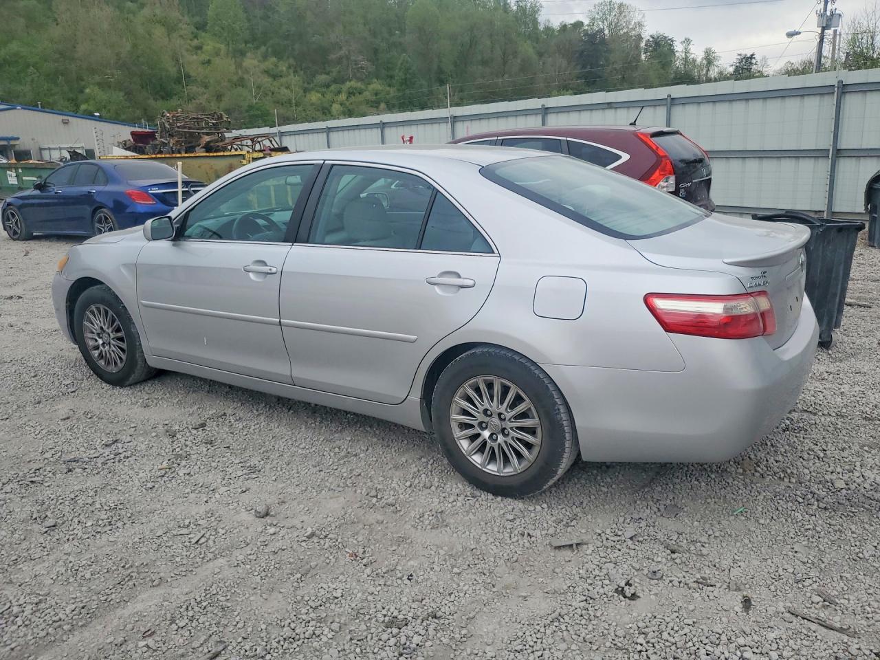 2009 TOYOTA CAMRY LE photo 3