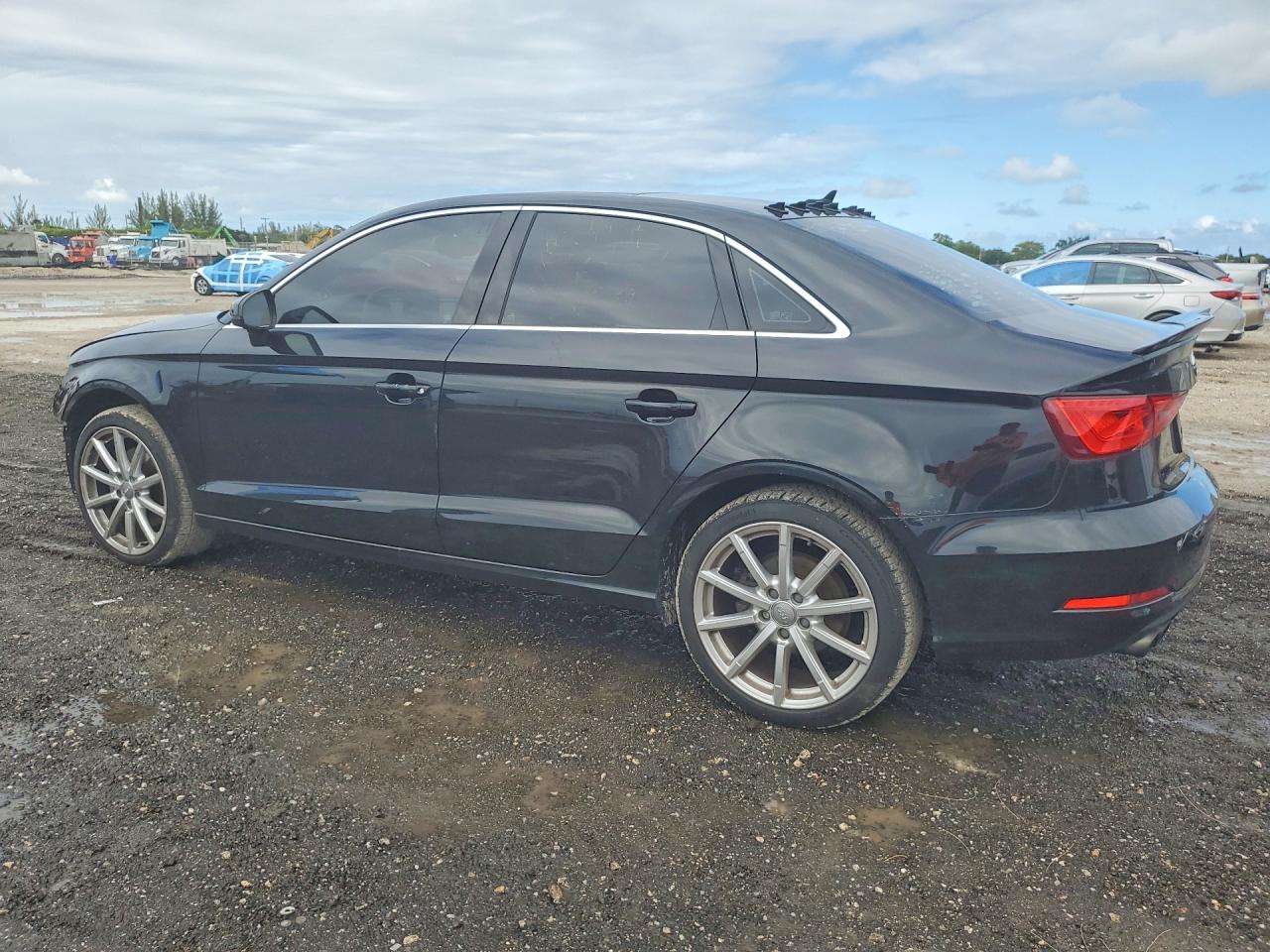 2015 AUDI A3 photo 3