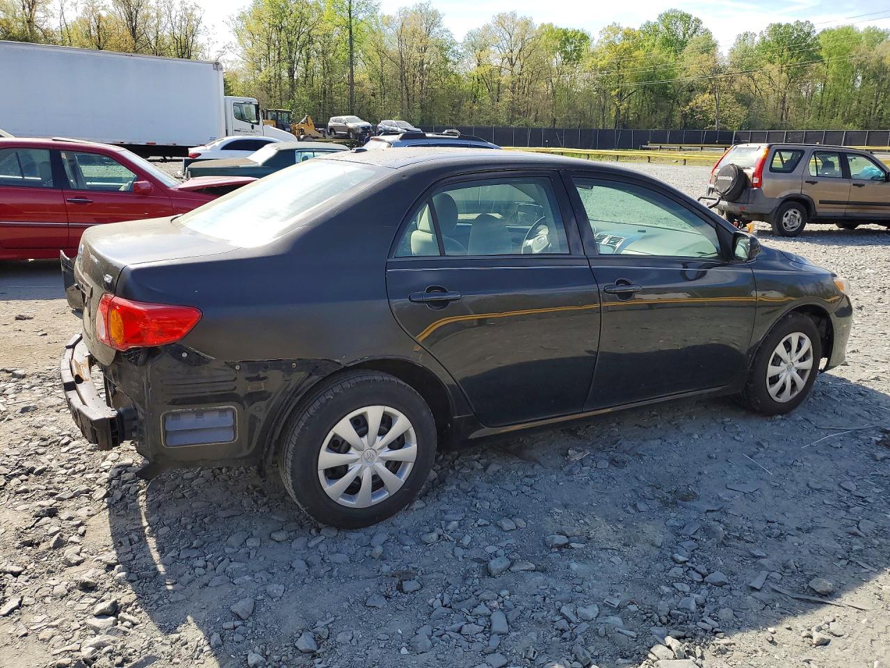2010 TOYOTA COROLLA LE photo 3