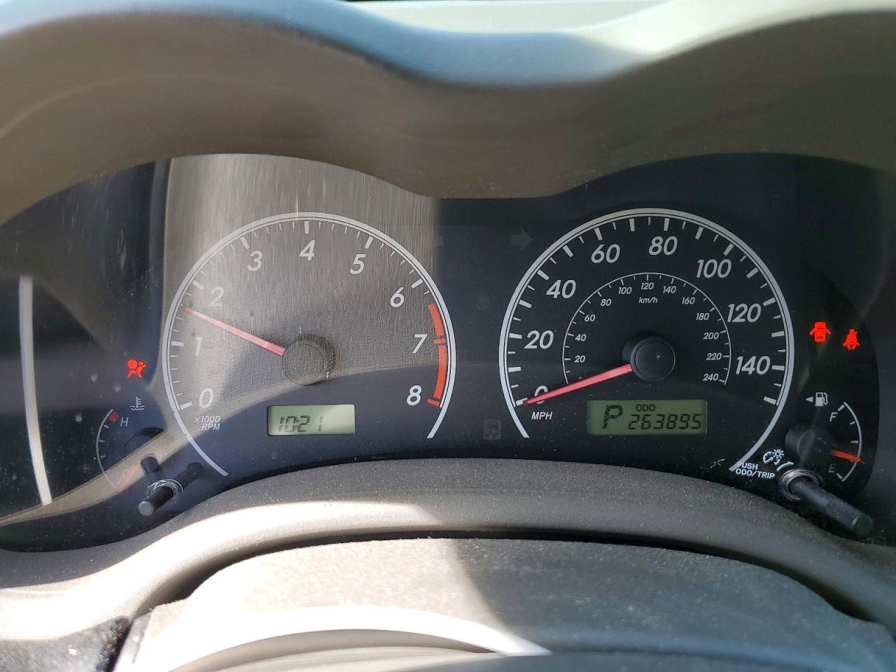 2010 TOYOTA COROLLA LE photo 9