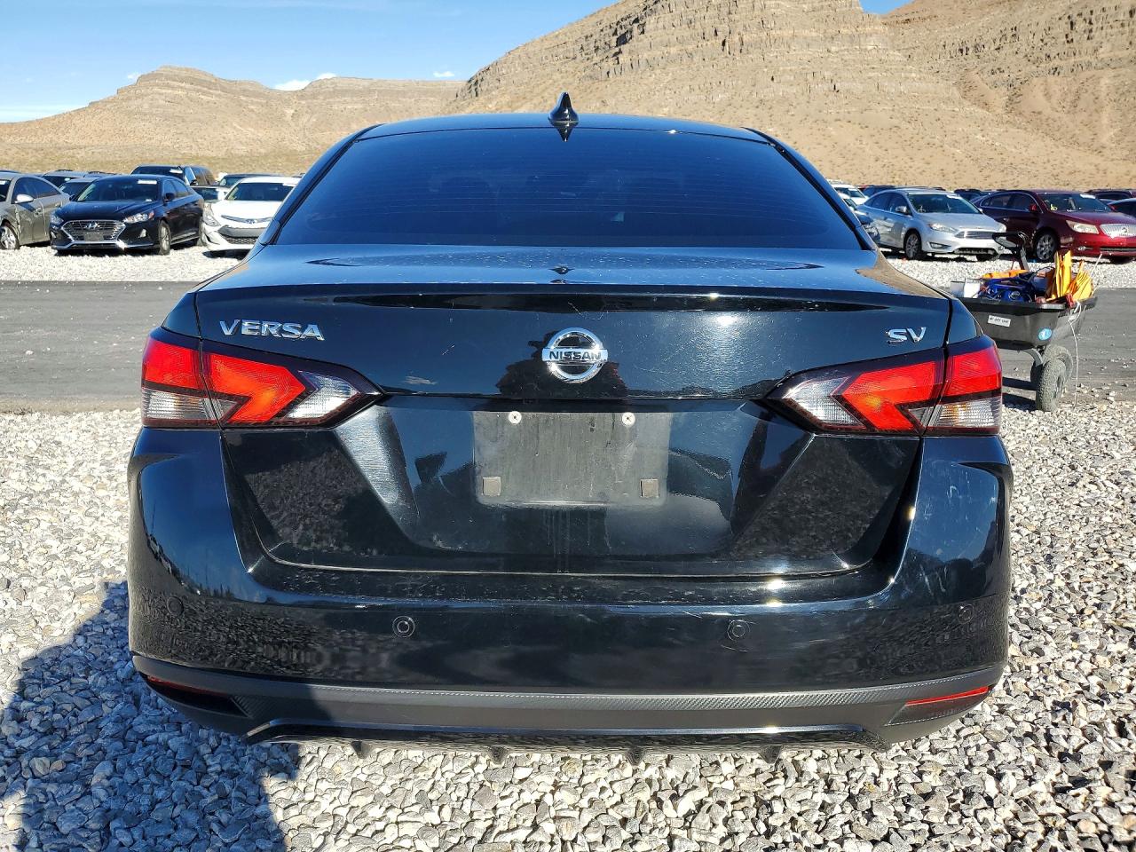 2021 NISSAN VERSA SV photo 16