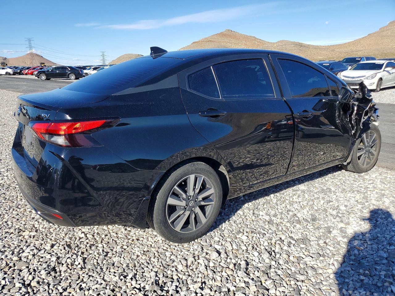 2021 NISSAN VERSA SV photo 7