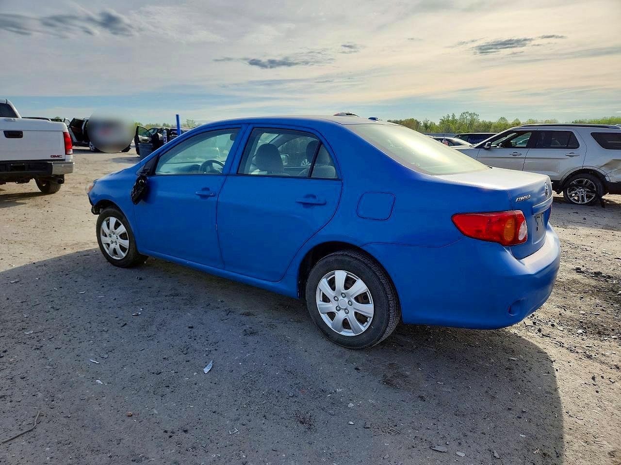 2010 TOYOTA COROLLA LE photo 3