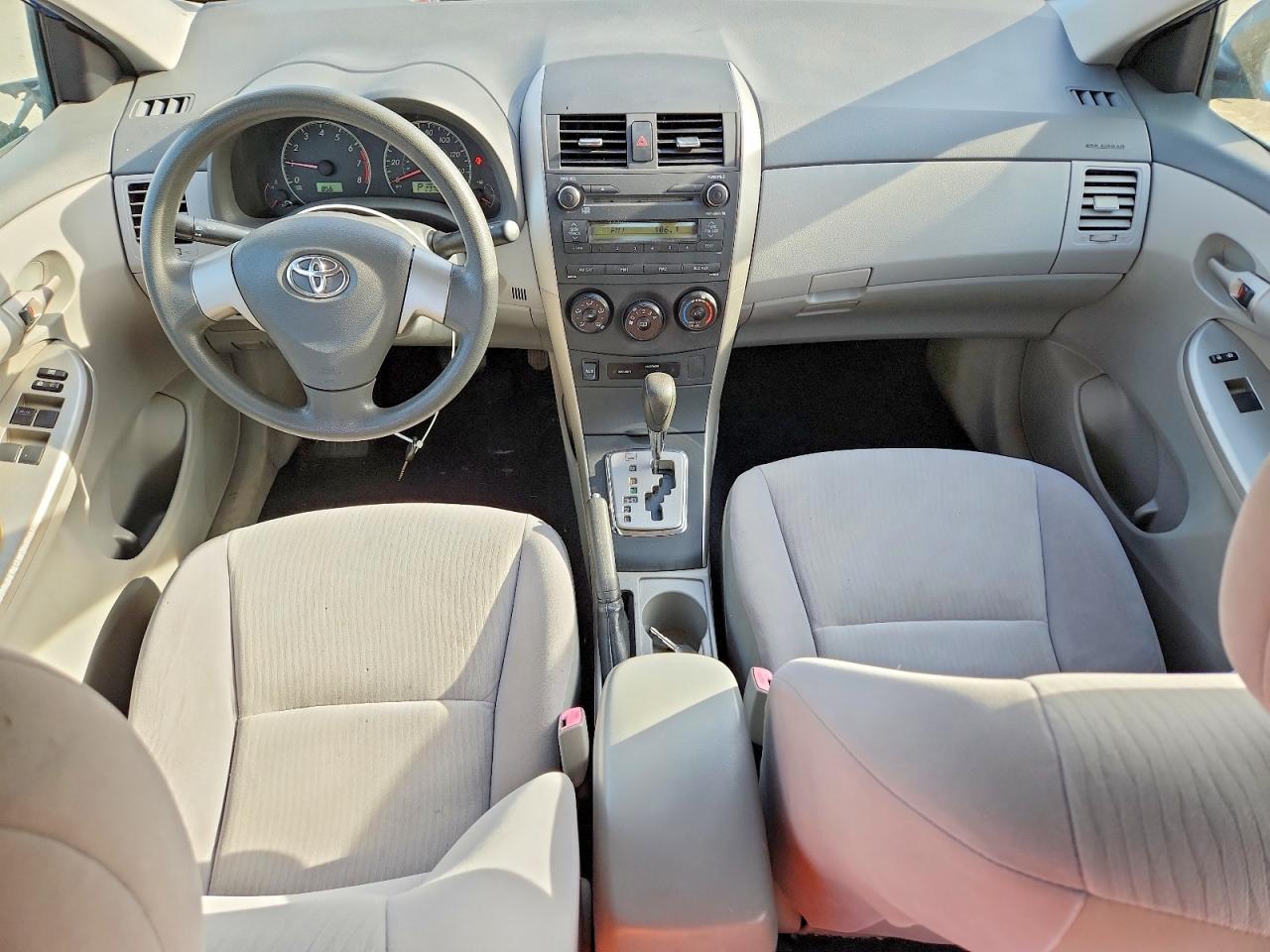 2010 TOYOTA COROLLA LE photo 15
