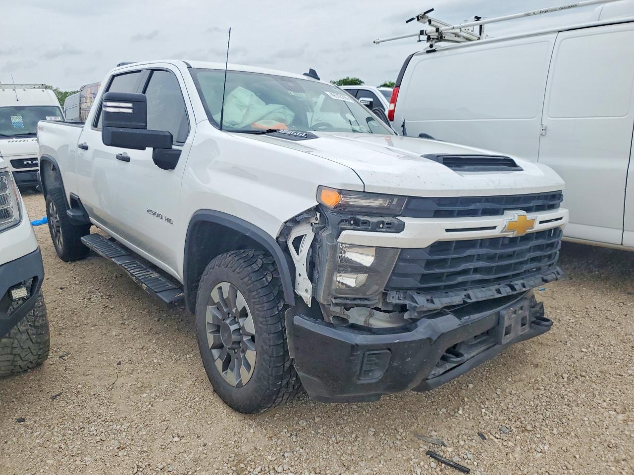 2024 CHEVROLET SILVERADO K2500 CUSTOM photo 10