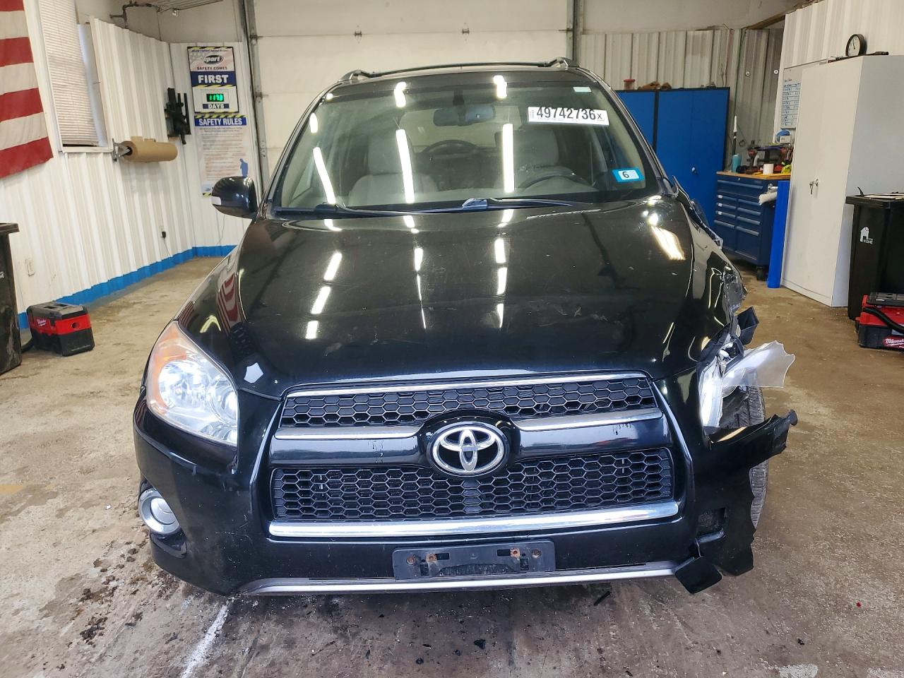 2010 TOYOTA RAV4 LIMITED photo 13