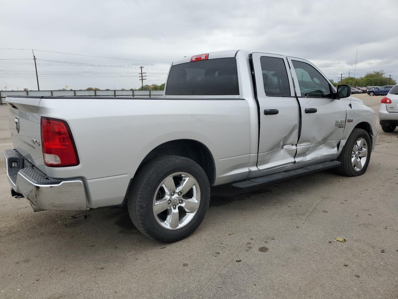 2019 RAM 1500 CLASSIC TRADESMAN photo 3