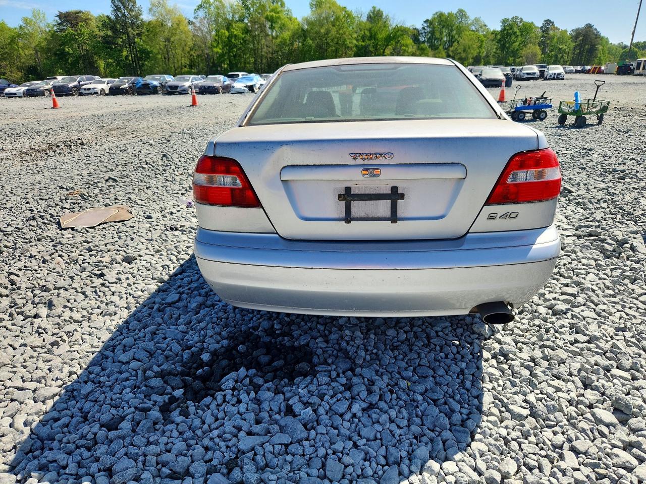 2004 VOLVO S40 1.9T photo 16