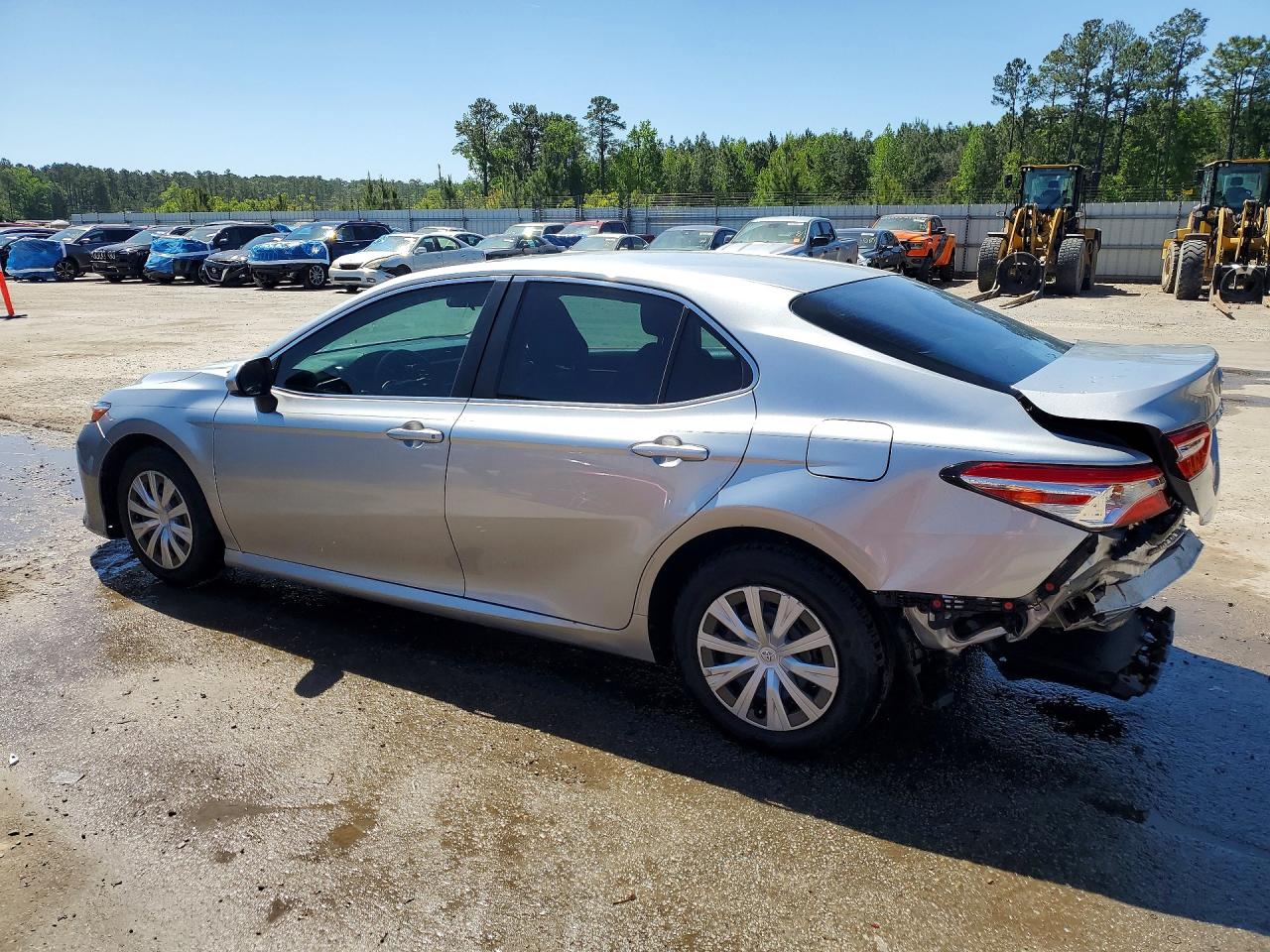 2018 TOYOTA CAMRY L photo 4