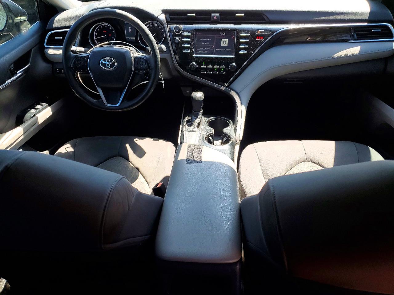 2018 TOYOTA CAMRY L photo 22