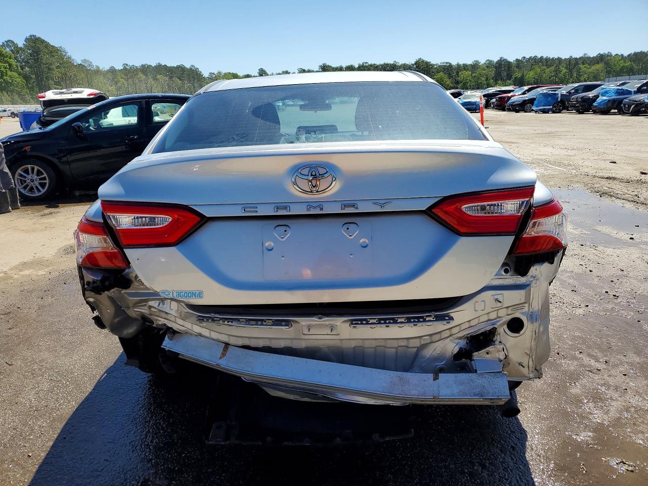 2018 TOYOTA CAMRY L photo 16