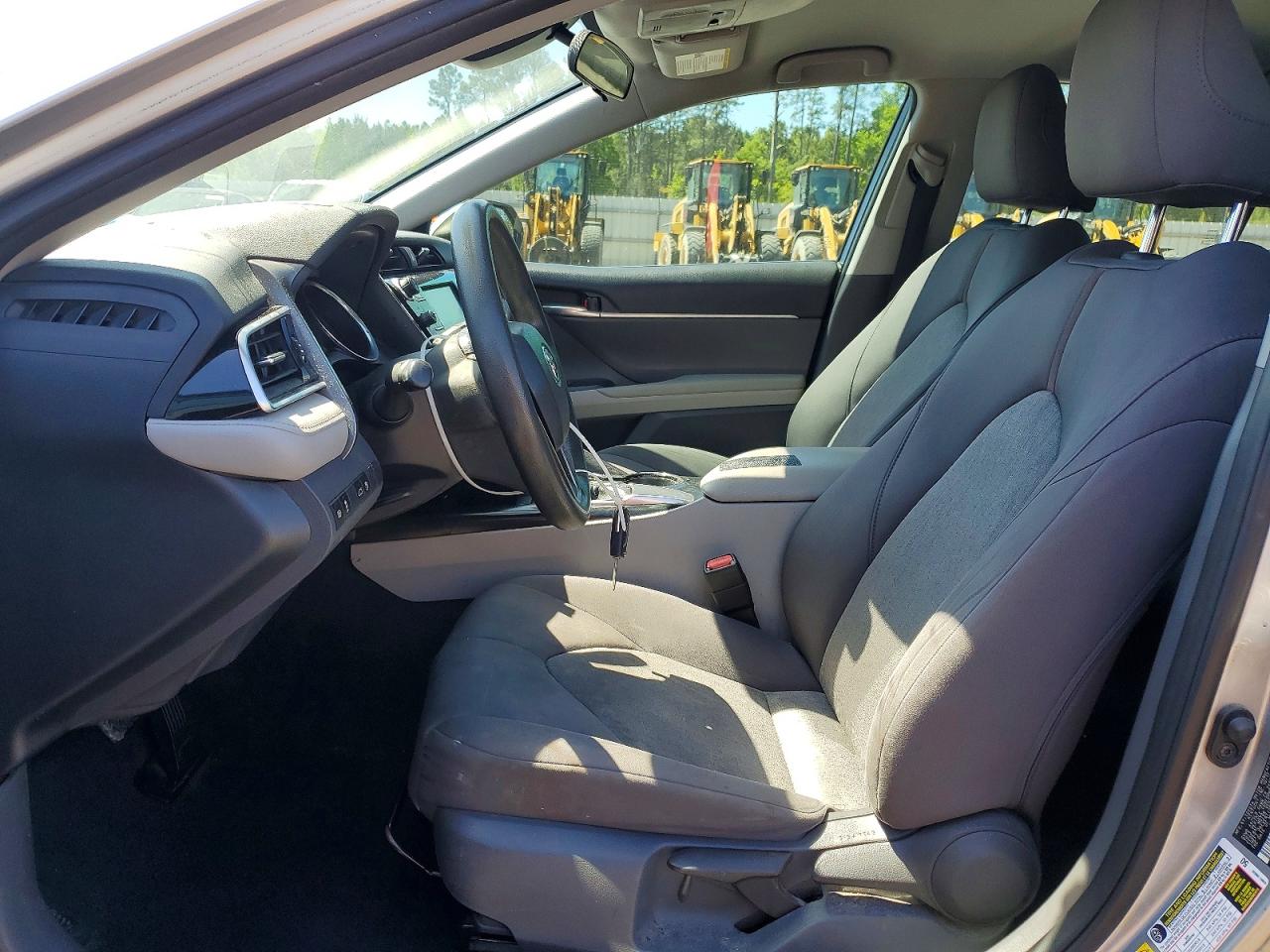 2018 TOYOTA CAMRY L photo 19