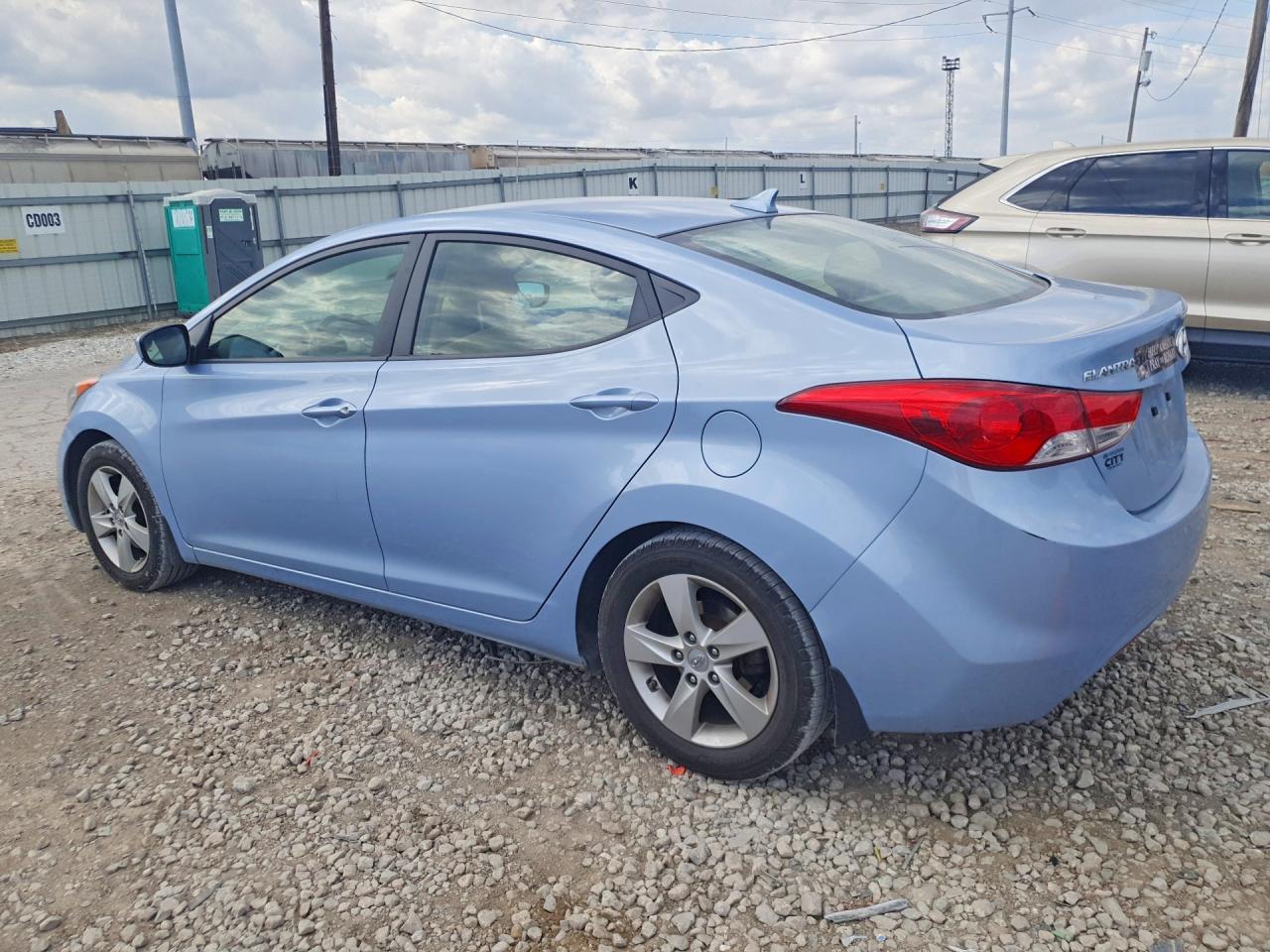 2013 HYUNDAI ELANTRA GLS photo 4
