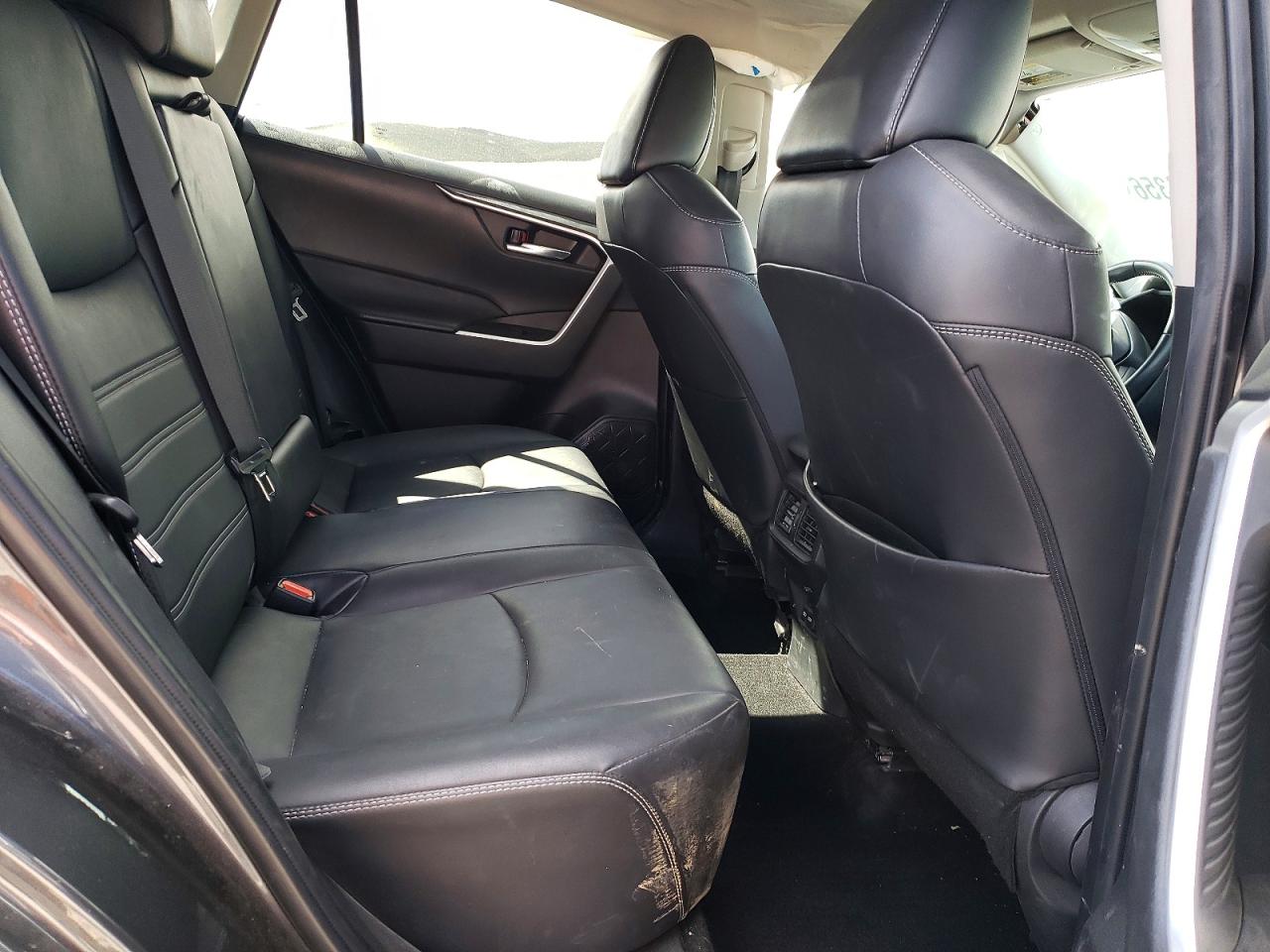 2022 TOYOTA RAV4 XLE PREMIUM photo 21
