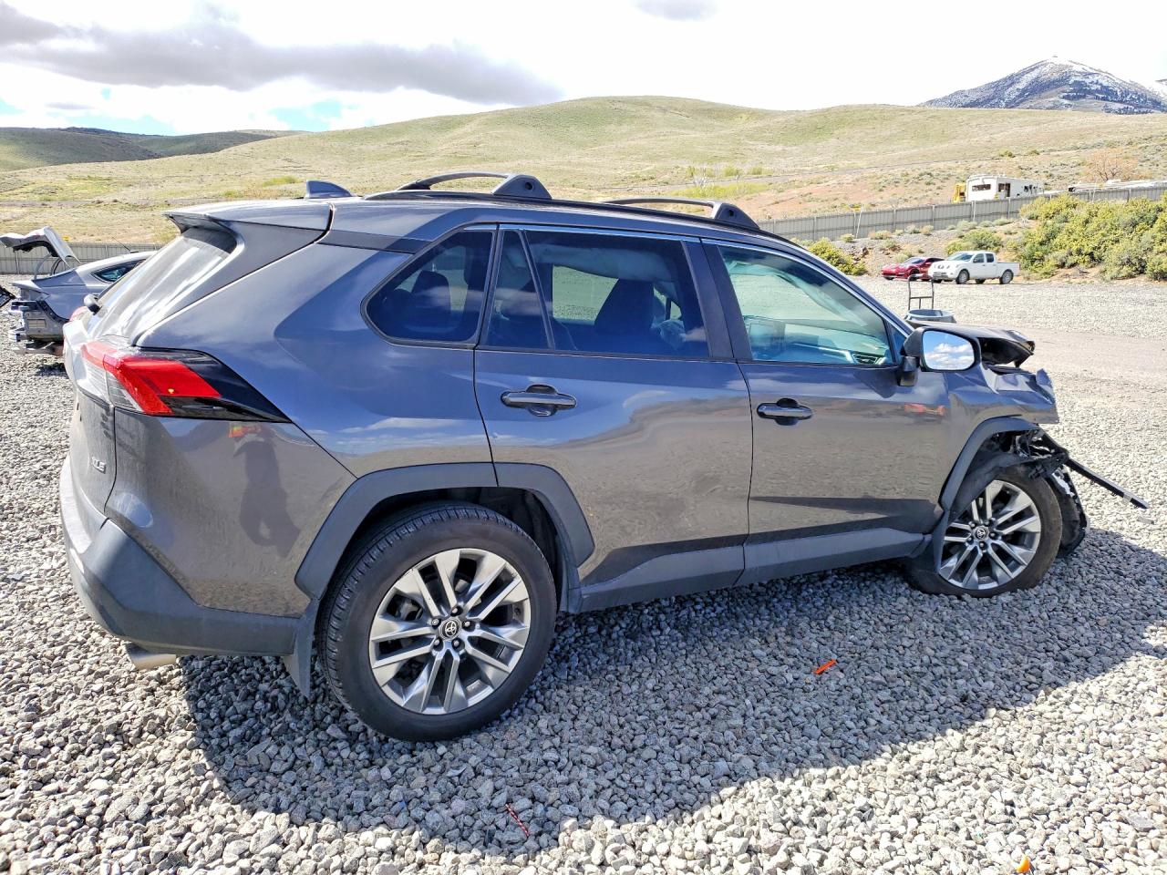 2022 TOYOTA RAV4 XLE PREMIUM photo 5