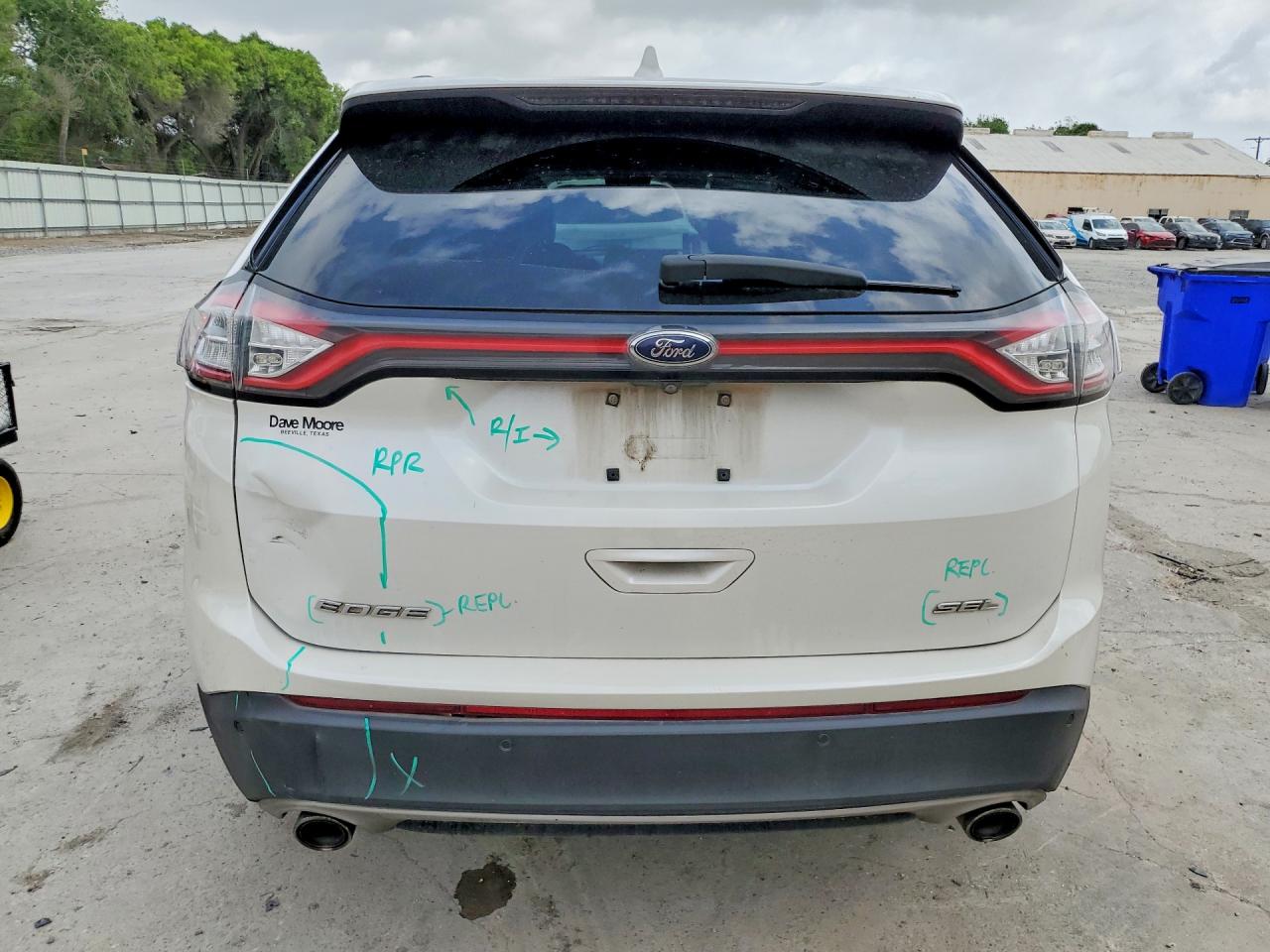 2015 FORD EDGE SEL photo 16