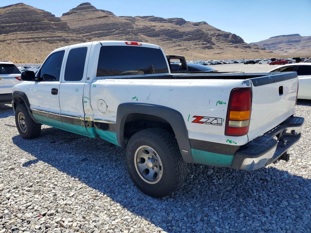 2001 GMC NEW SIERRA K1500 photo 2