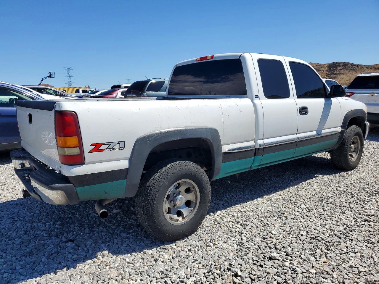2001 GMC NEW SIERRA K1500 photo 3