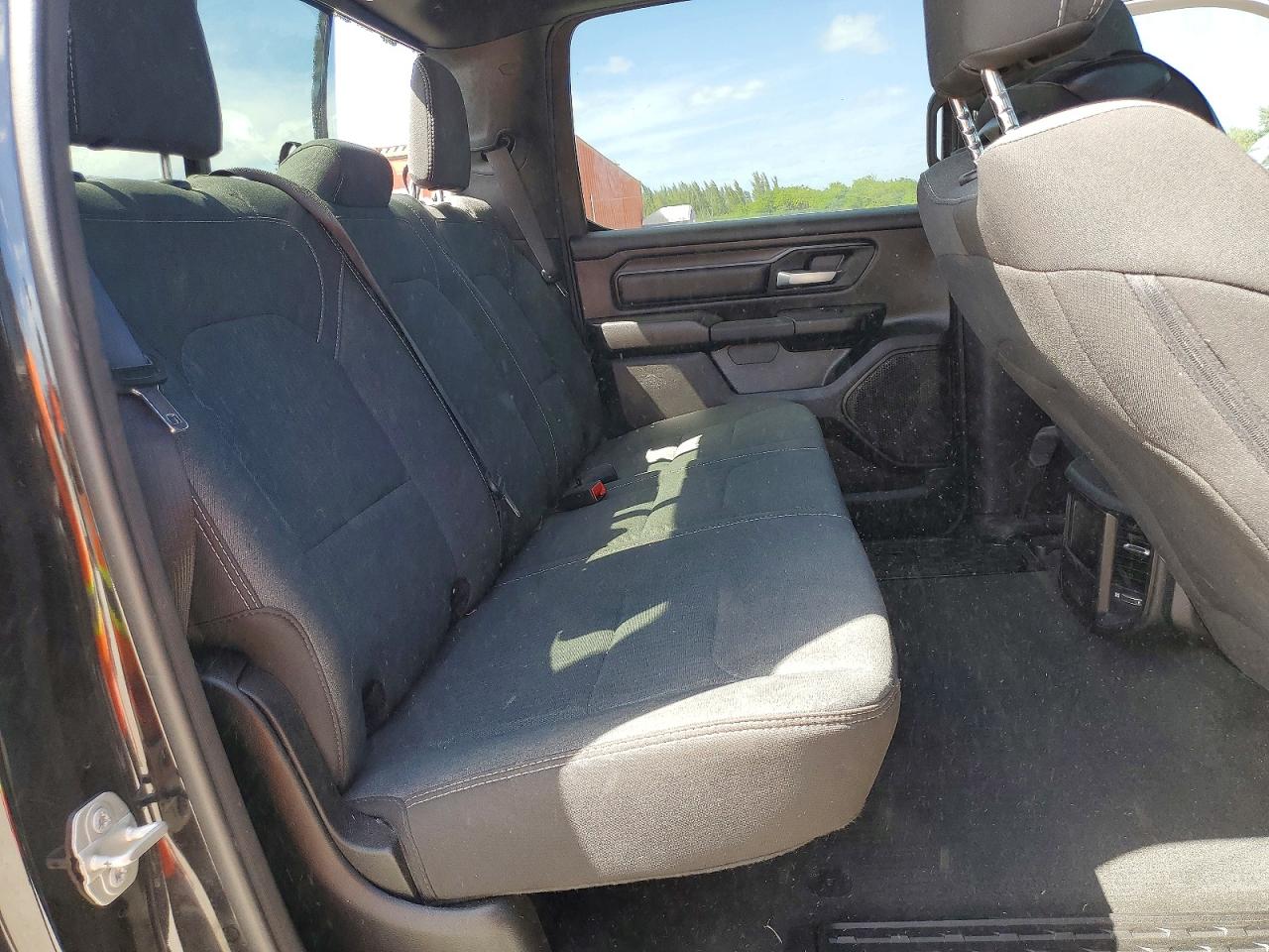 2023 RAM 1500 TRADESMAN photo 28