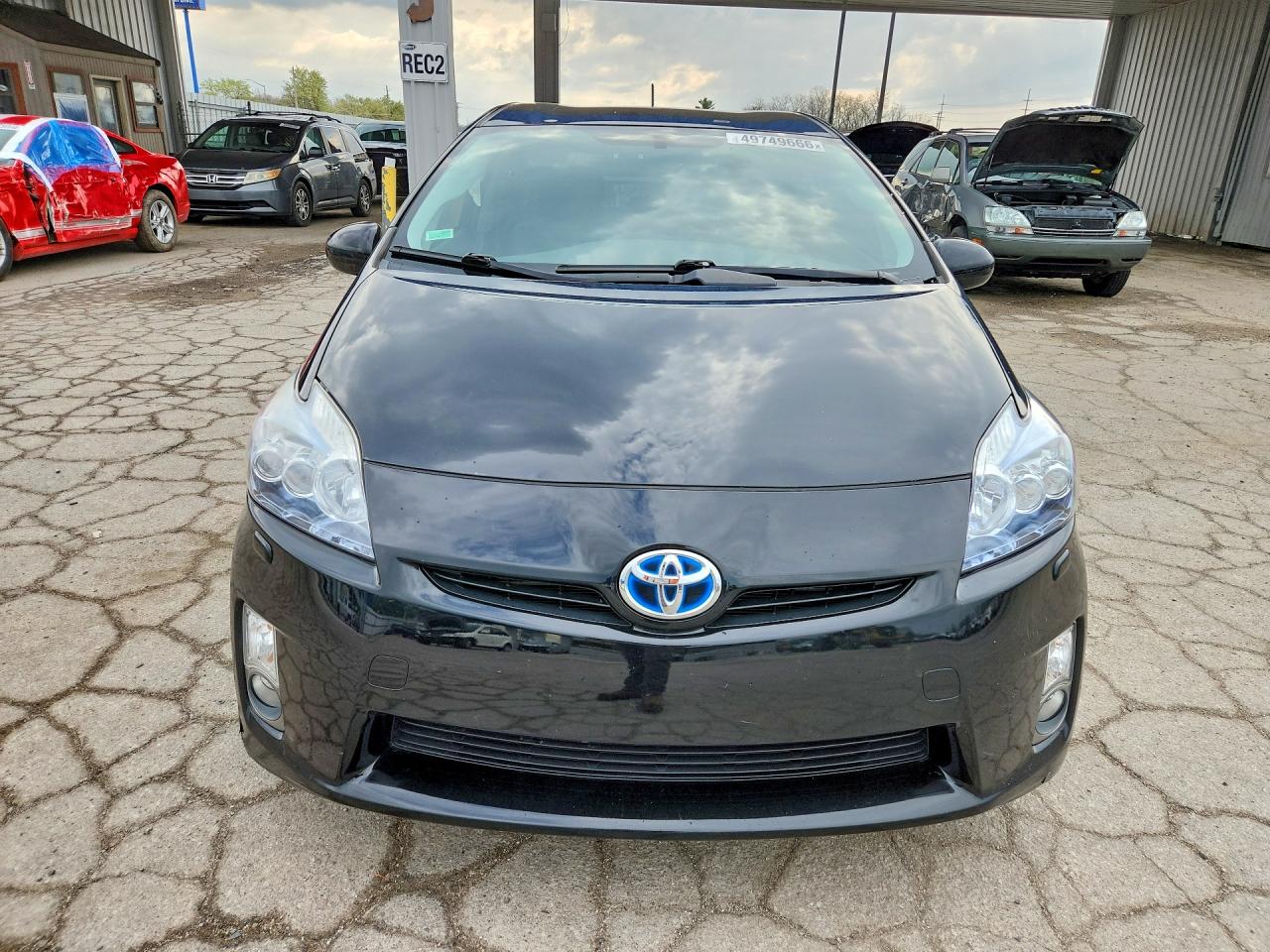 2011 TOYOTA PRIUS FIVE photo 13