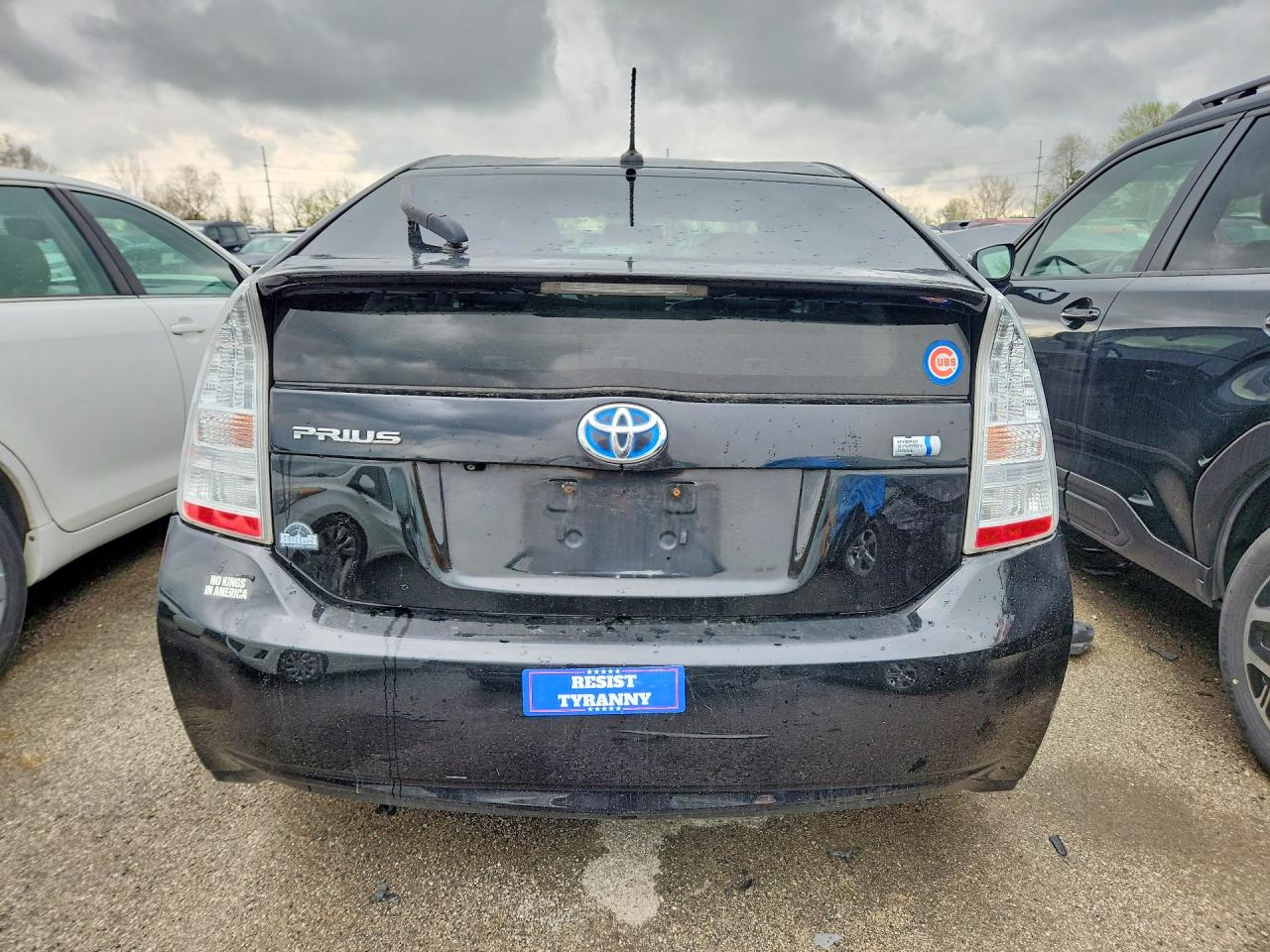 2011 TOYOTA PRIUS FIVE photo 16