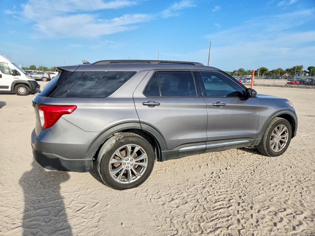 2021 FORD EXPLORER XLT photo 5
