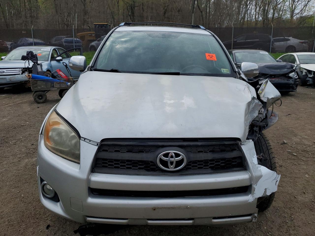 2011 TOYOTA RAV4 SPORT photo 9