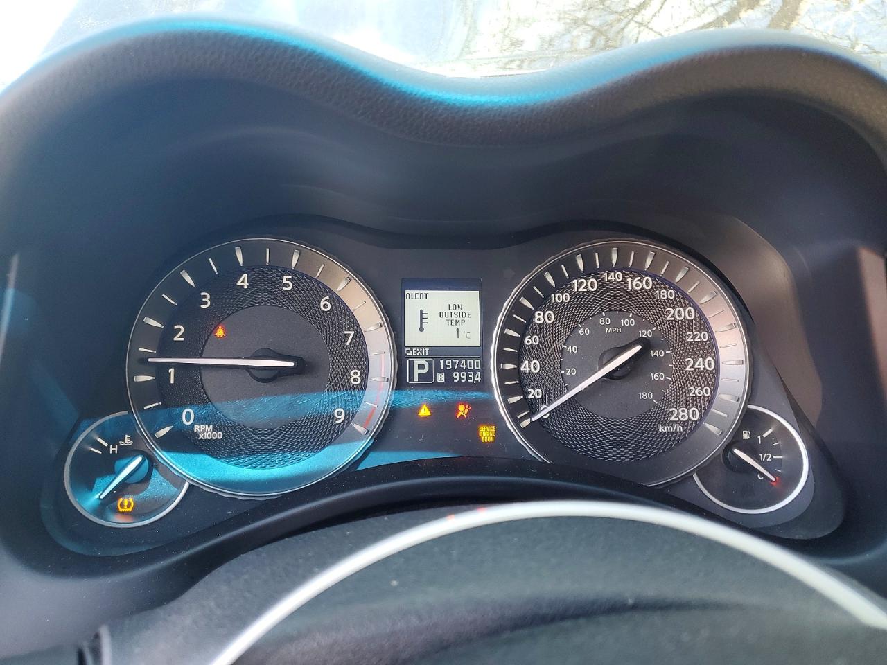 2011 INFINITI M37 X photo 9