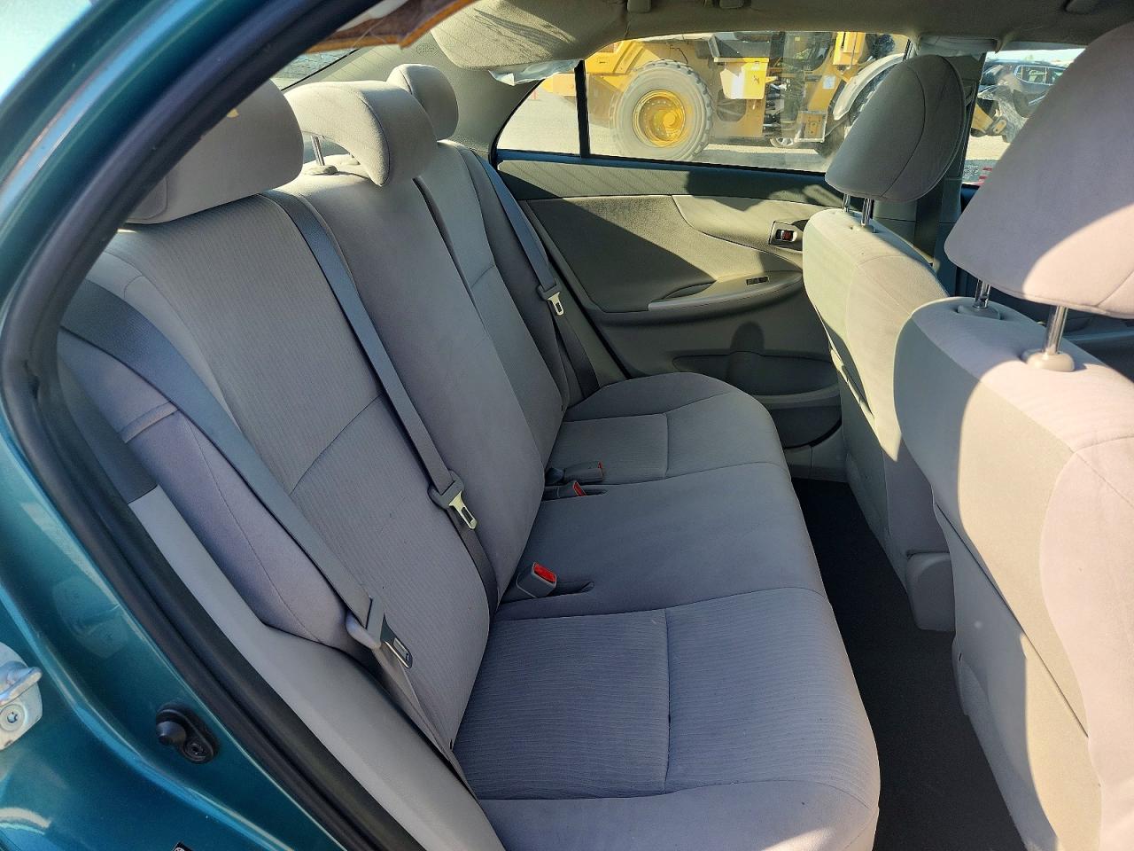 2010 TOYOTA COROLLA photo 19
