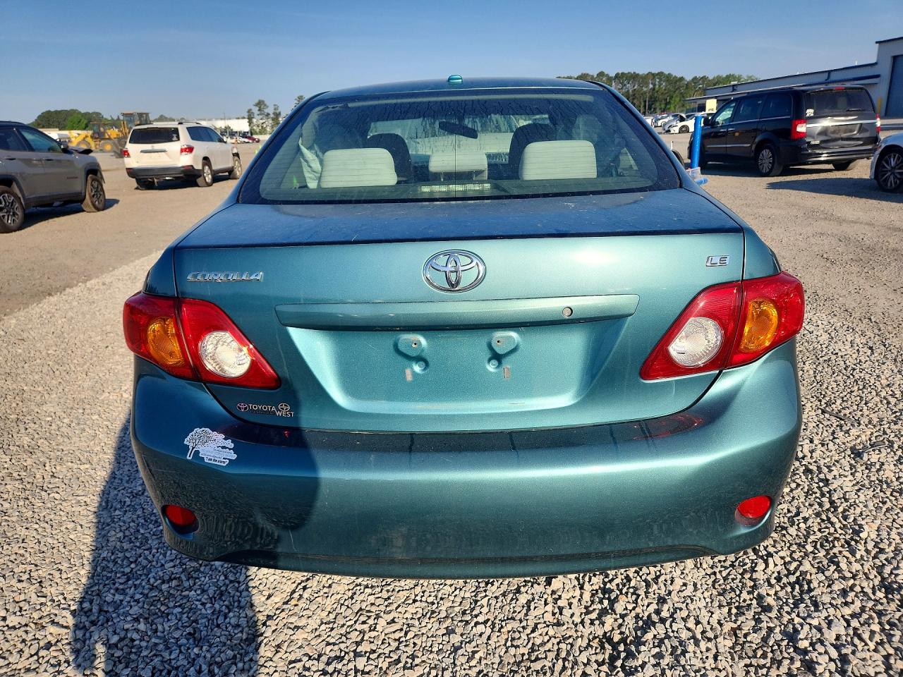 2010 TOYOTA COROLLA photo 11