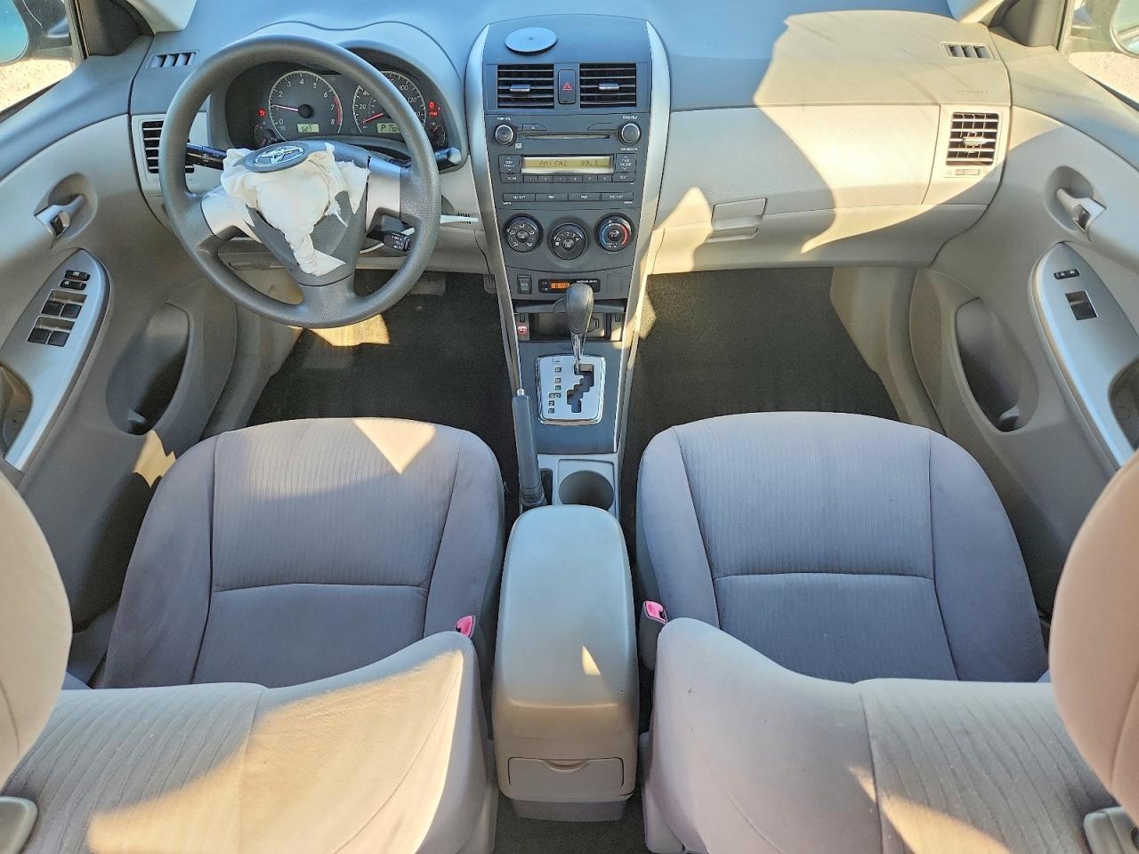 2010 TOYOTA COROLLA photo 15